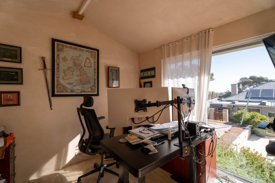 3 Bedroom Property for Sale in Mountainside Western Cape